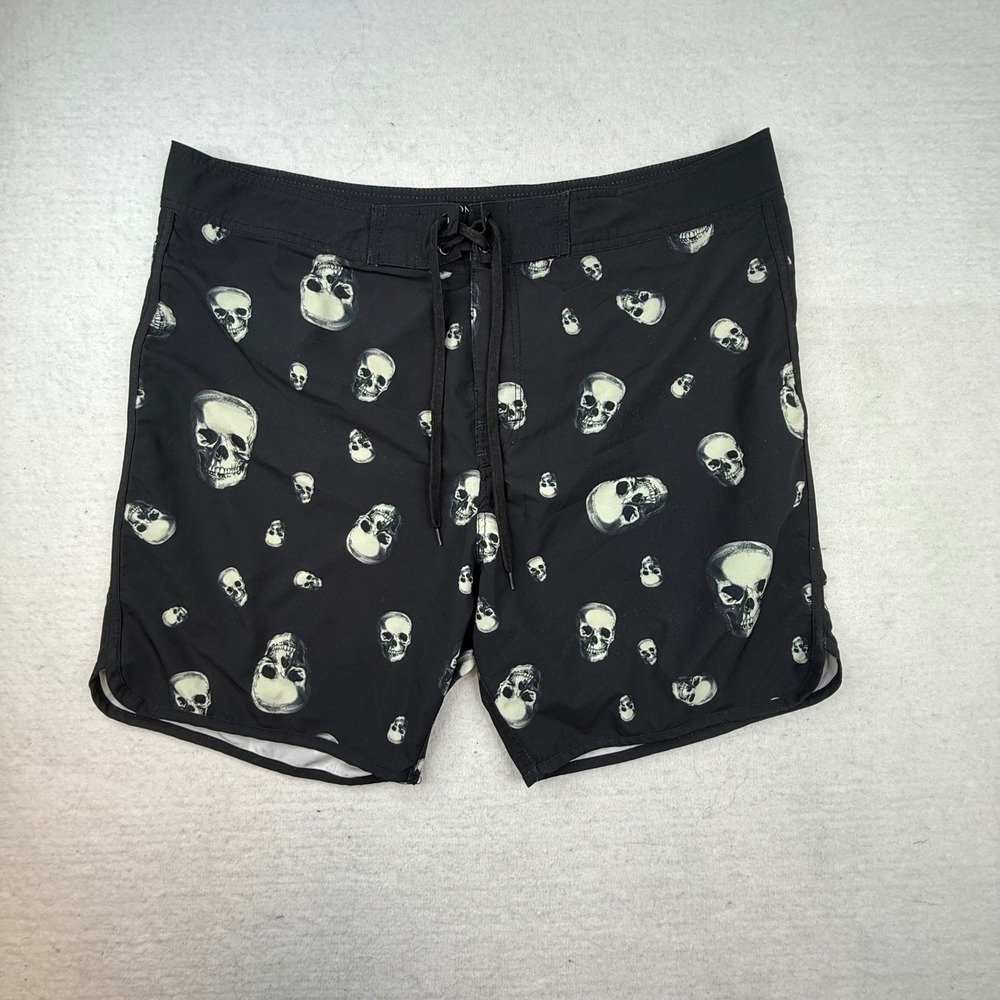 Midnight‎ Hour shorts 40 Black Skull Print Board Shorts Mens Trunks- spots